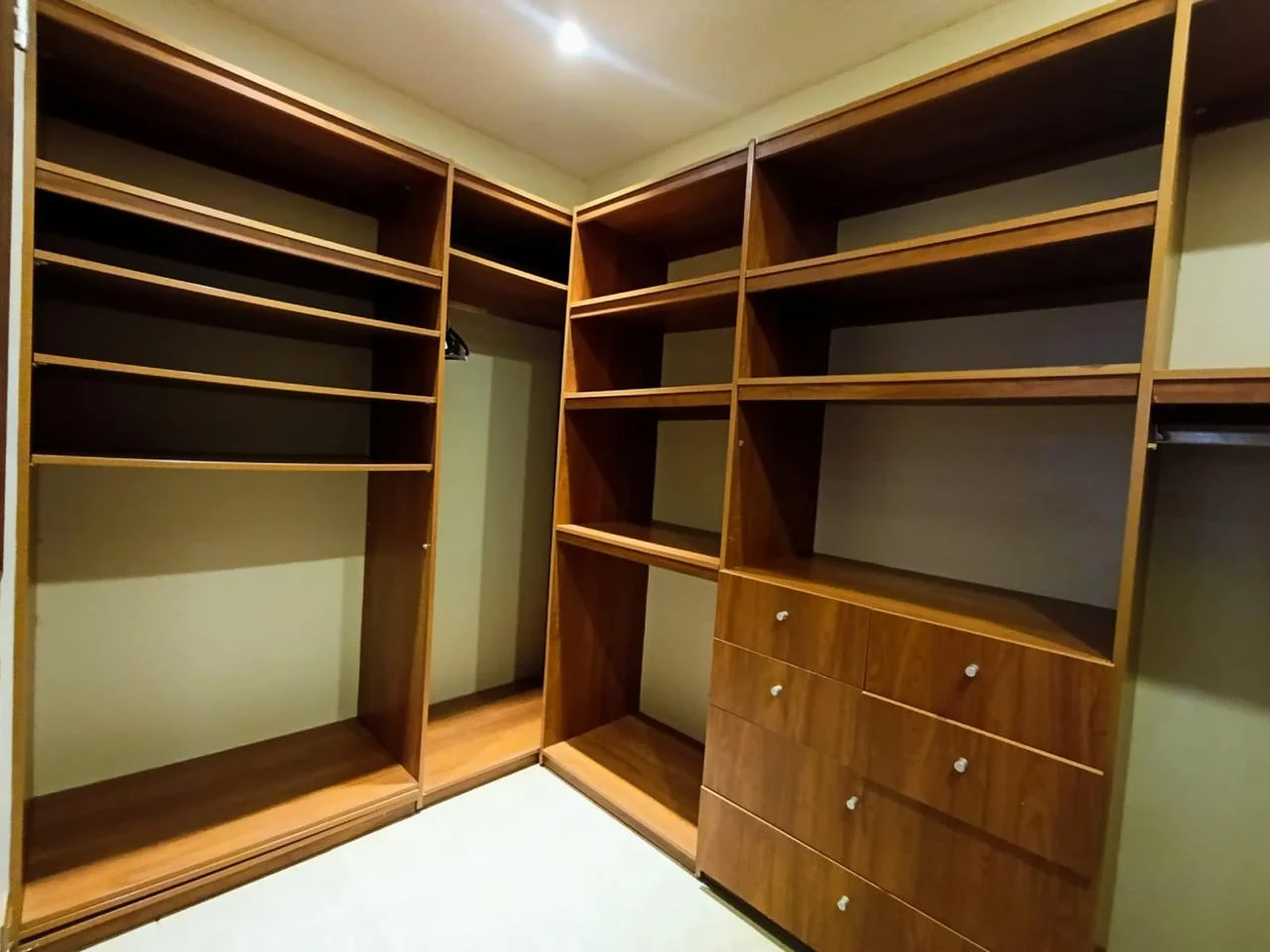 Walk-in closet