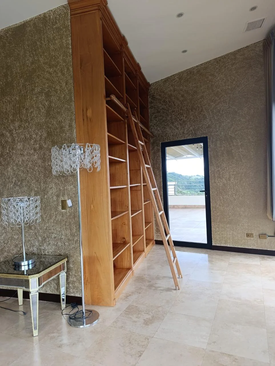 Bathroom and entrance