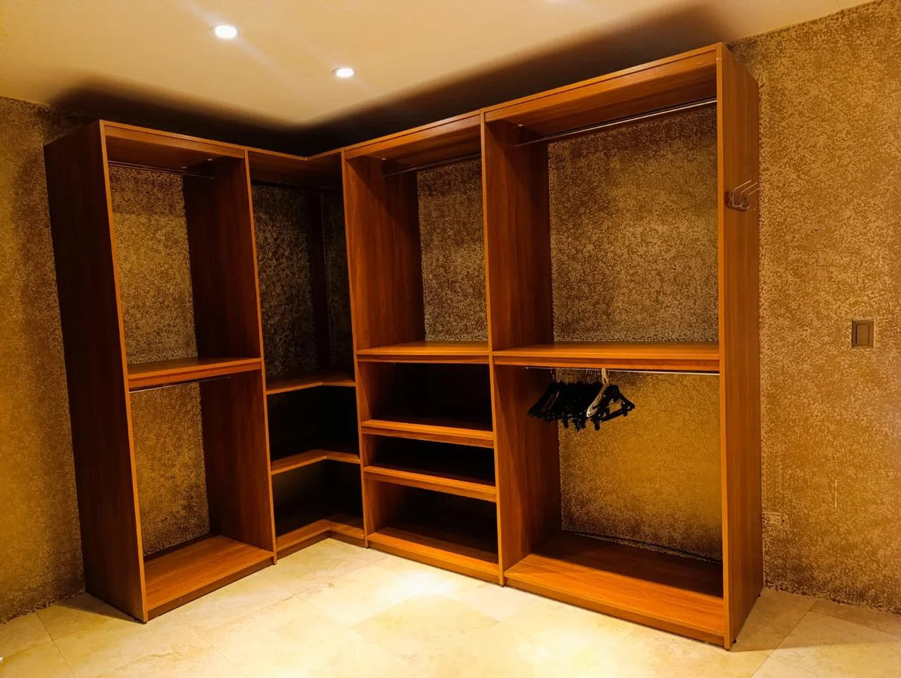 Walk-in closet